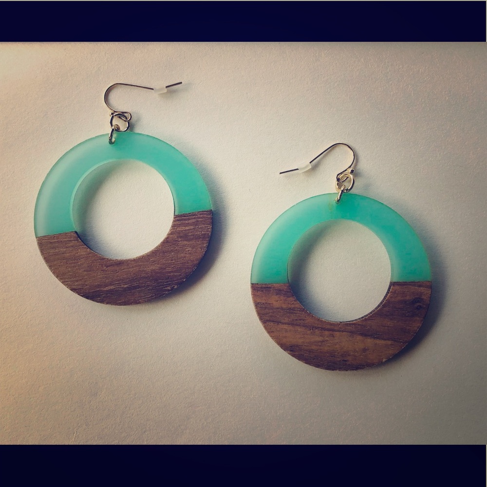 💰3/$20💰Turquoise and Wood Circle Earrings